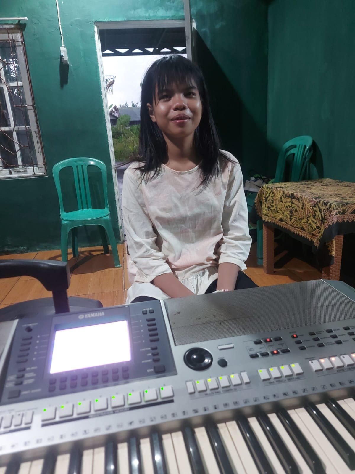 MENYANYI LOMBA SOLO FLS3N-ABK